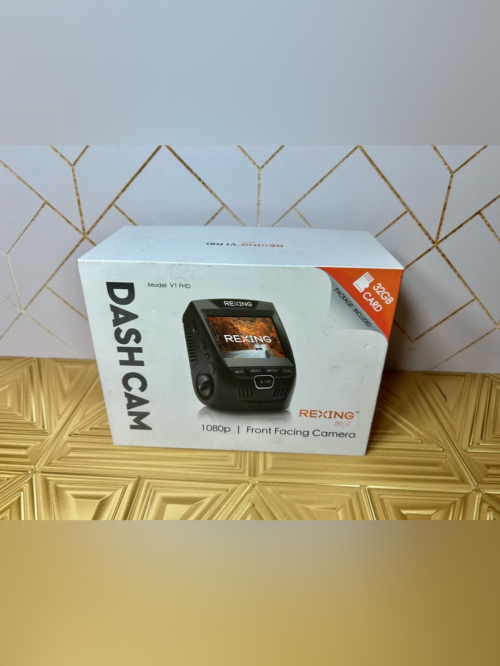 REXING V1 FHD 1080p Front Facing Dash Cam with 32GB Card